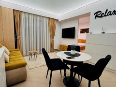 Cortina North, Pipera