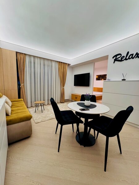 Cortina North, Pipera.